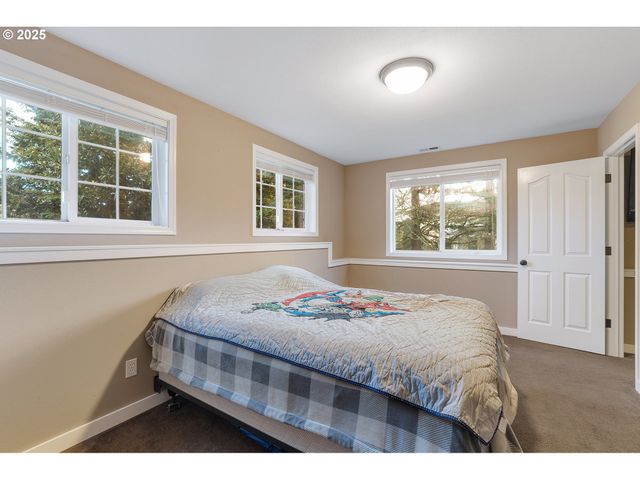 15943 Sw ENNA Ct, Portland, OR 97224