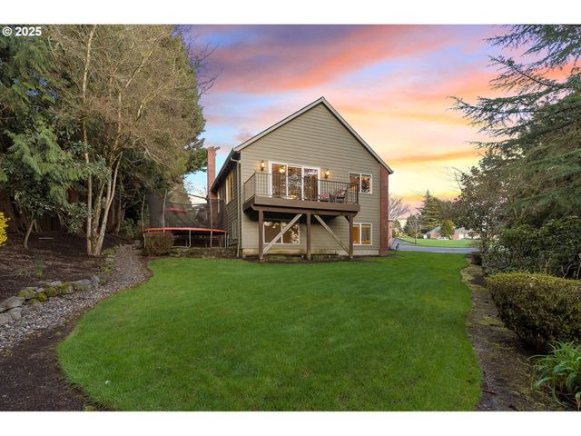 15943 Sw ENNA Ct, Portland, OR 97224