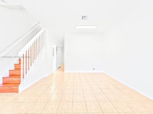 5701 NW 114th Ct 104, Doral, FL 33178