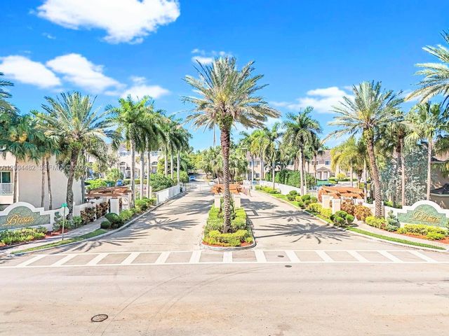 5701 NW 114th Ct 104, Doral, FL 33178