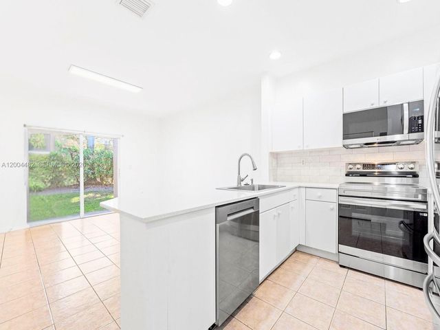 5701 NW 114th Ct 104, Doral, FL 33178