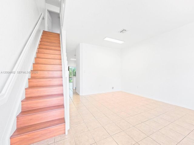 5701 NW 114th Ct 104, Doral, FL 33178