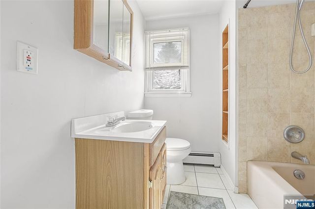 340 Kipp, Elmwood Park, NJ 07407