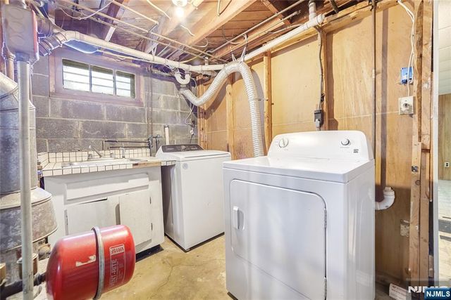 340 Kipp, Elmwood Park, NJ 07407