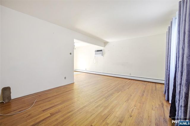 340 Kipp, Elmwood Park, NJ 07407