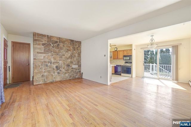 340 Kipp, Elmwood Park, NJ 07407