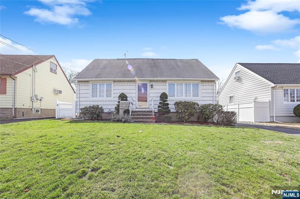 340 Kipp, Elmwood Park, NJ 07407