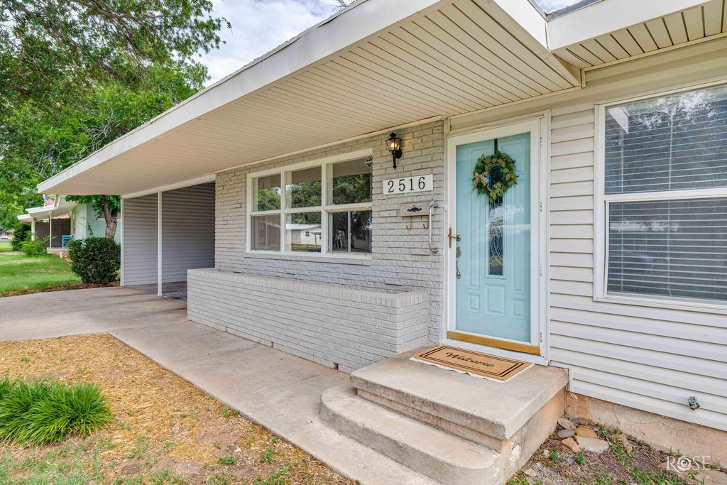 Image 2 of property listing at 2516 University Avenue, San Angelo, TX 76904