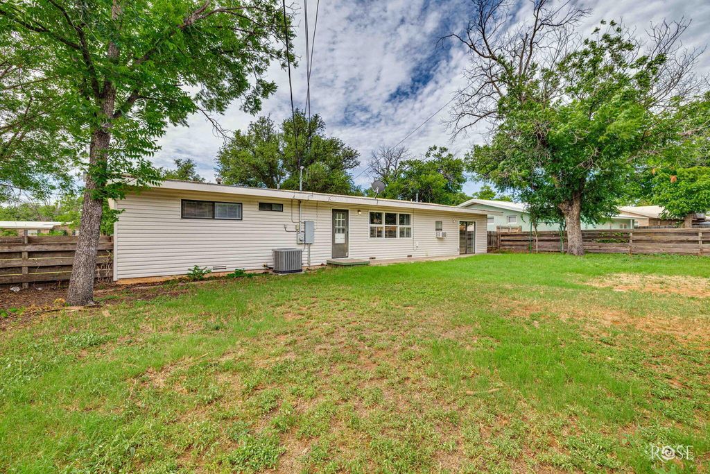Image 26 of property listing at 2516 University Avenue, San Angelo, TX 76904