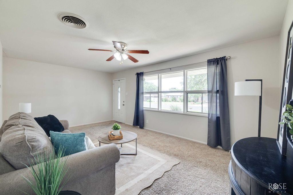 Image 6 of property listing at 2516 University Avenue, San Angelo, TX 76904