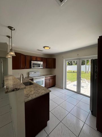2905 Buckley 1, Lake Worth, FL 33461