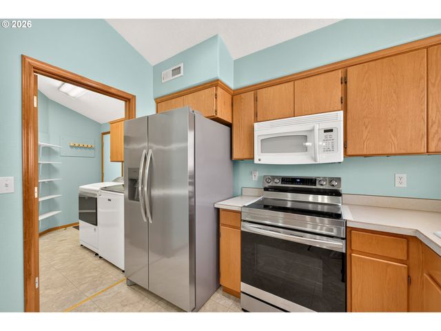3149 Ne MALONEY Dr, Mc Minnville, OR 97128
