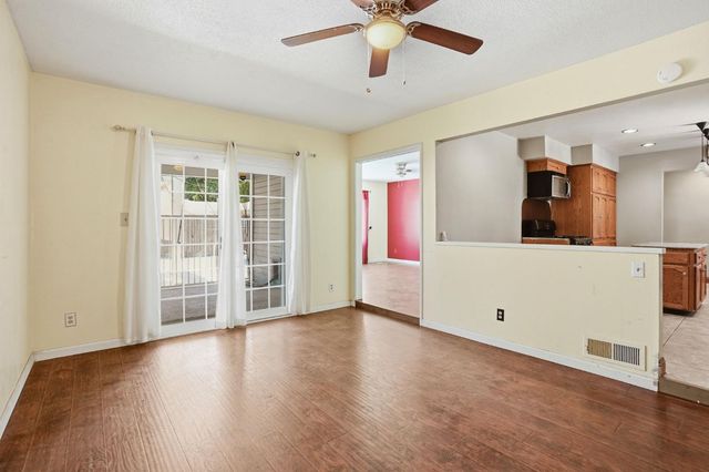3356 E Pontiac Way, Fresno, CA 93726