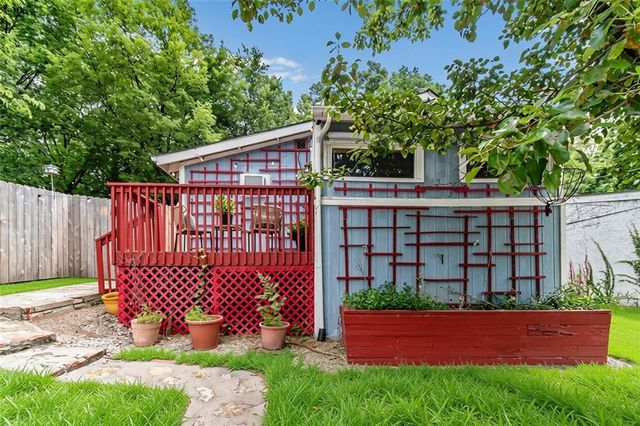607 N Main Street, Excelsior Springs, MO 64024