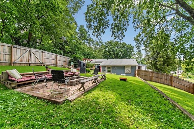 607 N Main Street, Excelsior Springs, MO 64024