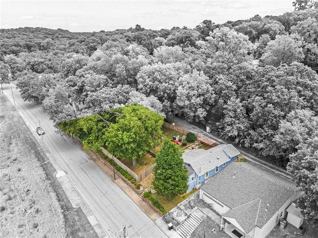 607 N Main Street, Excelsior Springs, MO 64024
