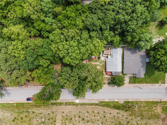 607 N Main Street, Excelsior Springs, MO 64024
