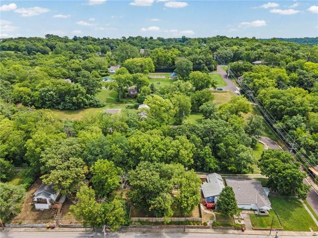 607 N Main Street, Excelsior Springs, MO 64024
