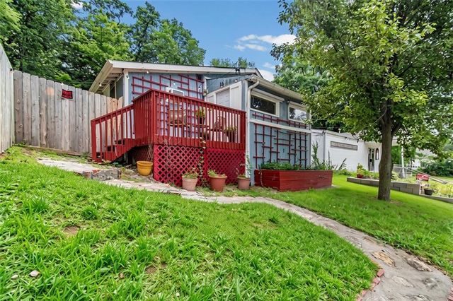 607 N Main Street, Excelsior Springs, MO 64024