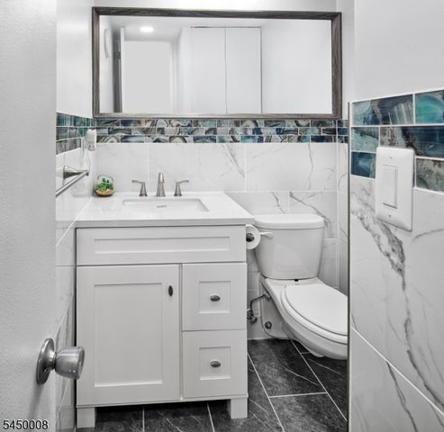 7004 Boulevard East A38, West New York Town, NJ 07093
