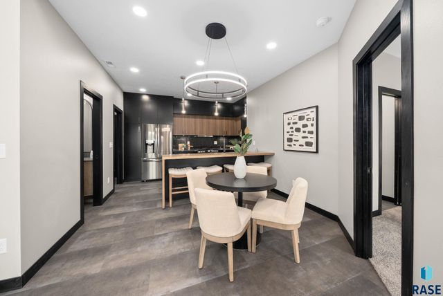 8617 W Shoreline Pl Place, Sioux Falls, SD 57107