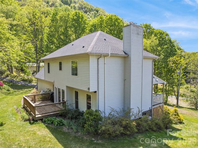 831 Red Bank Road, Waynesville, NC 28786