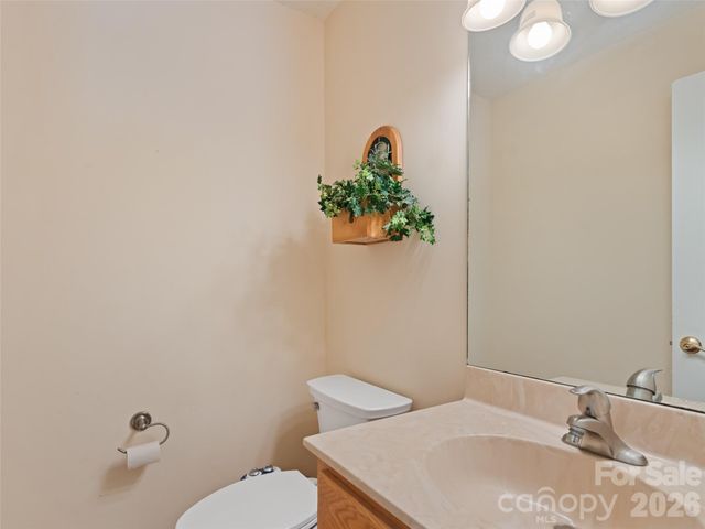 831 Red Bank Road, Waynesville, NC 28786
