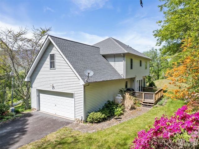 831 Red Bank Road, Waynesville, NC 28786