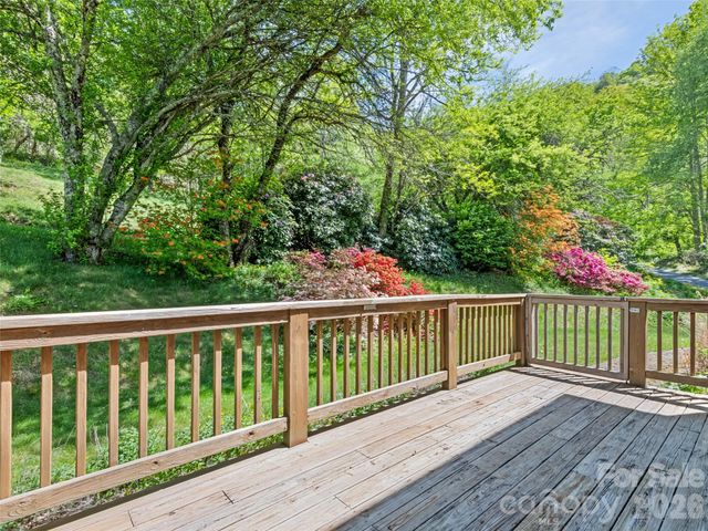 831 Red Bank Road, Waynesville, NC 28786