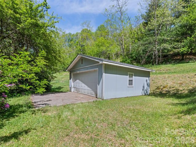 831 Red Bank Road, Waynesville, NC 28786