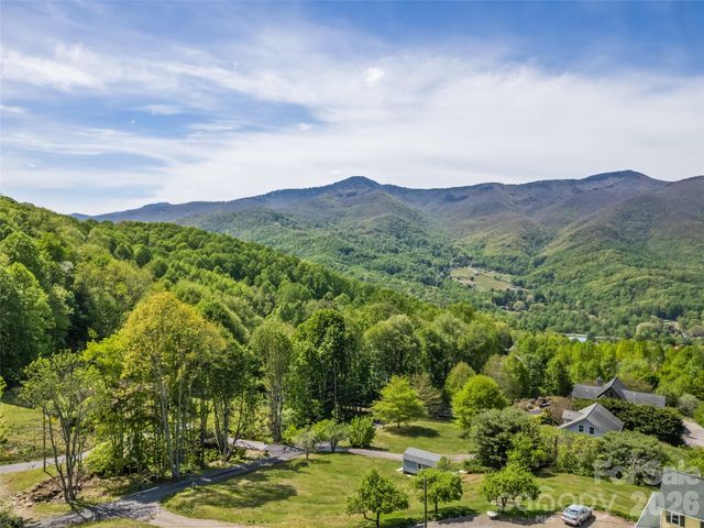 831 Red Bank Road, Waynesville, NC 28786