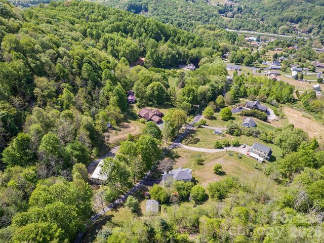 831 Red Bank Road, Waynesville, NC 28786