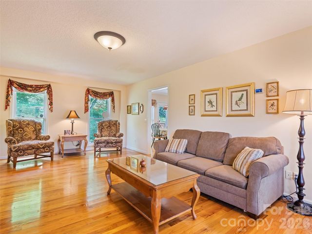 831 Red Bank Road, Waynesville, NC 28786