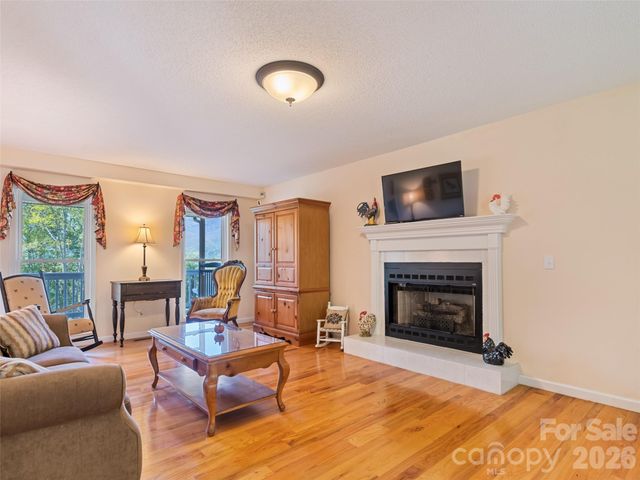 831 Red Bank Road, Waynesville, NC 28786