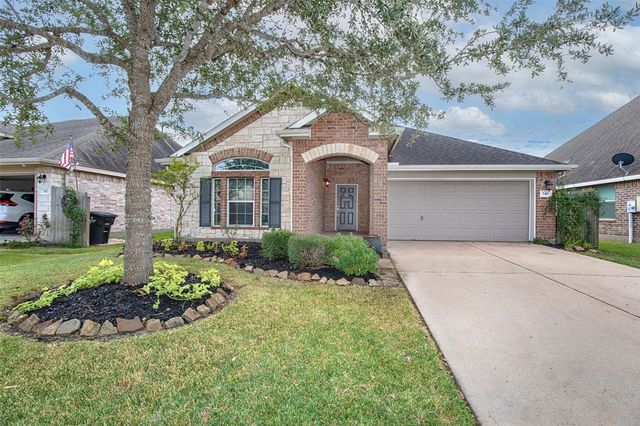 349 Lake Line Drive, Alvin, TX 77511