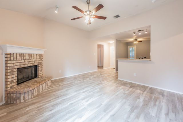 10537 Splitridge Court, Fort Worth, TX 76108