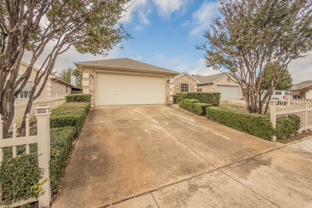 10537 Splitridge Court, Fort Worth, TX 76108