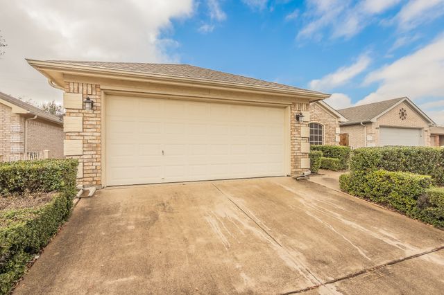 10537 Splitridge Court, Fort Worth, TX 76108