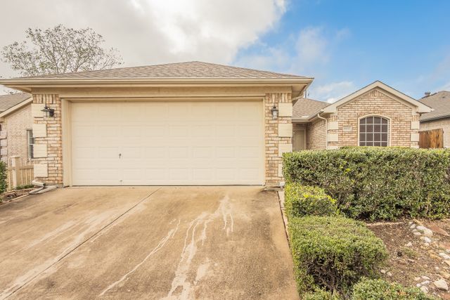 10537 Splitridge Court, Fort Worth, TX 76108