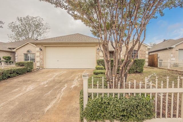 10537 Splitridge Court, Fort Worth, TX 76108
