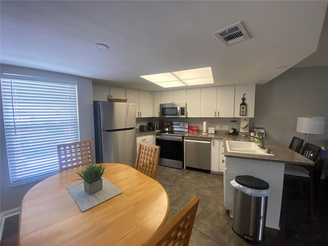 2587 CYPRUS DRIVE 3-214, Palm Harbor, FL 34684