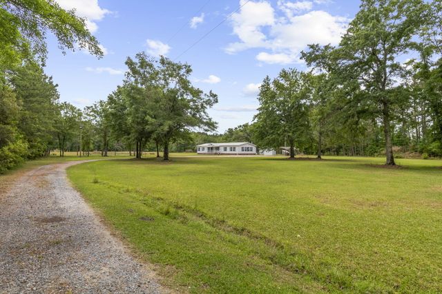 712 Wesley Grove Road, Cottageville, SC 29435