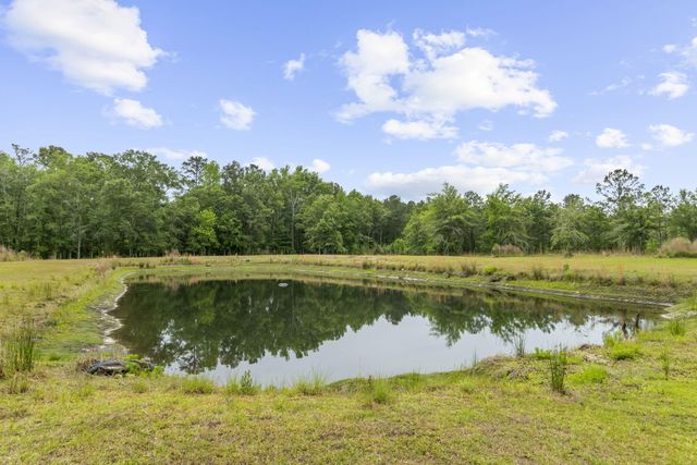 712 Wesley Grove Road, Cottageville, SC 29435