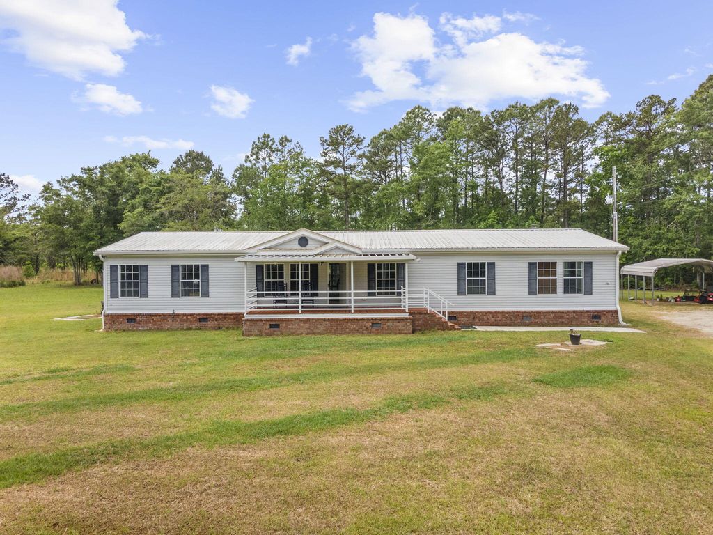 712 Wesley Grove Road, Cottageville, SC 29435