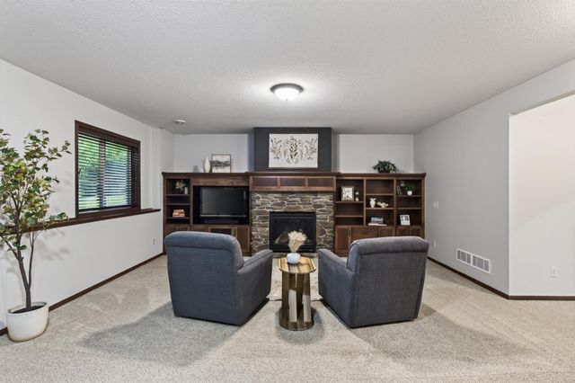 2637 Wilds Lane NW, Prior Lake, MN 55372