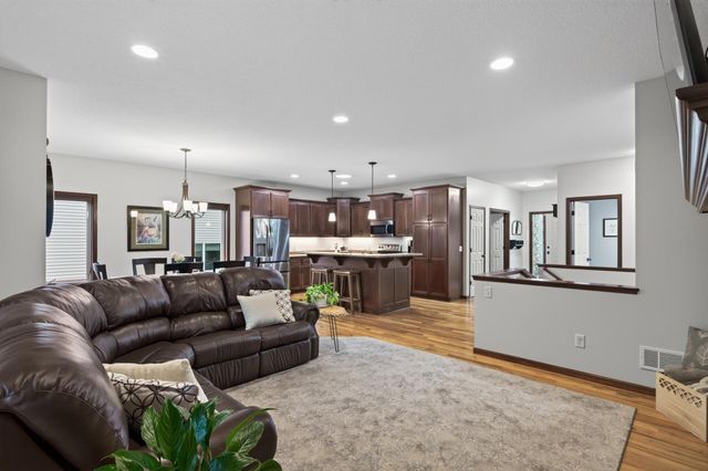 2637 Wilds Lane NW, Prior Lake, MN 55372