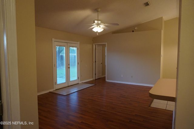 7809 ALLSPICE Circle E, Jacksonville, FL 32244