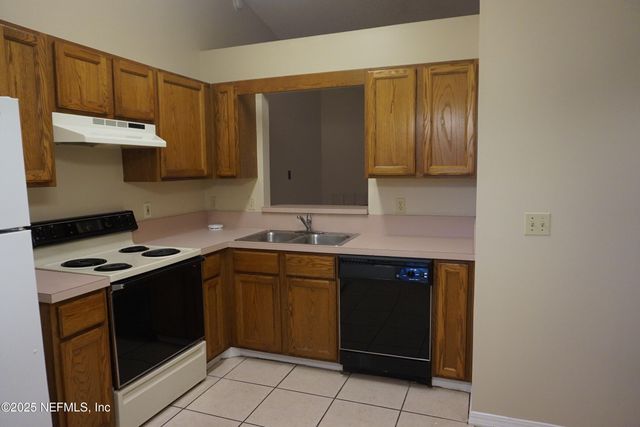 7809 ALLSPICE Circle E, Jacksonville, FL 32244