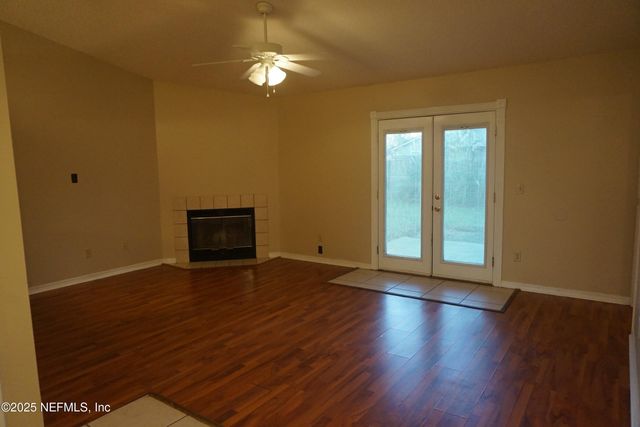 7809 ALLSPICE Circle E, Jacksonville, FL 32244