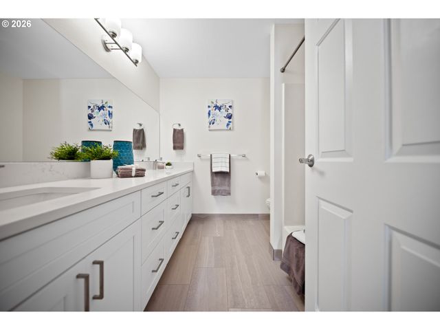 10355 Sw PORTER St, Portland, OR 97225